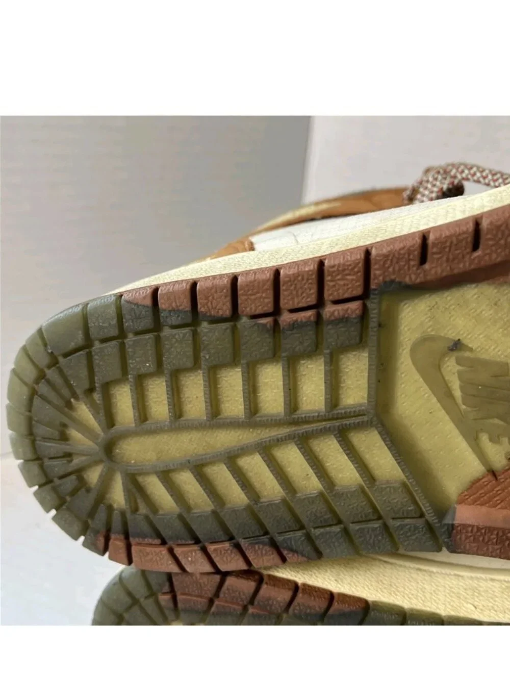 Air Jordan 1 High Element Gore-Tex Legend Coffee Size 8 DB2889-102